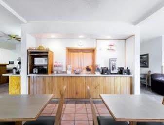 Super 8 By Wyndham Eagle River Extérieur photo